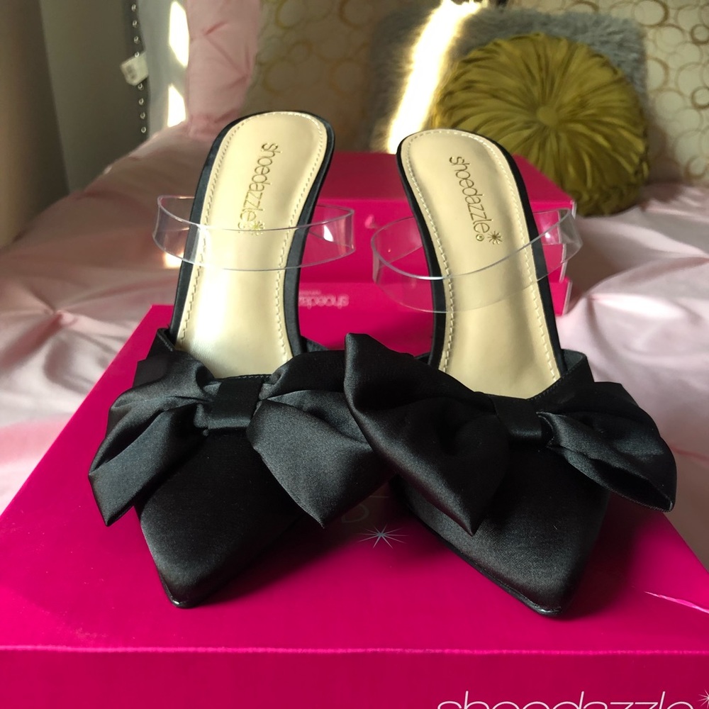 Shoe Dazzle Sashi Pumps